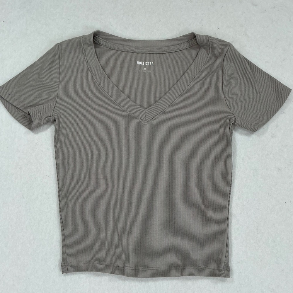 Hollister Womens XS Taupe Gray Ribbed V-Neck Short‎ Sleeve Basic T-Shirt Top
